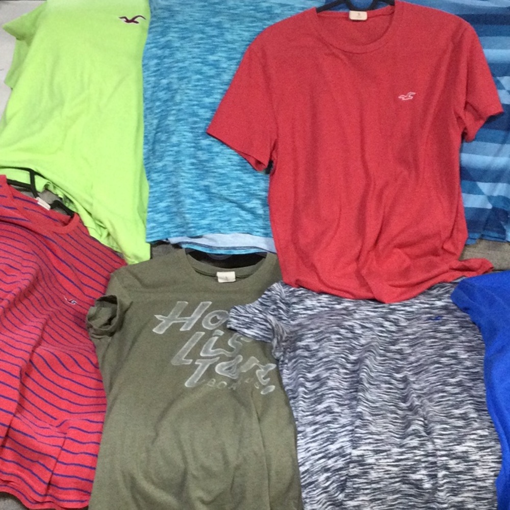 Hollister T-Shirt Bundle Save on Shipping Total of 9 shirts for one low price